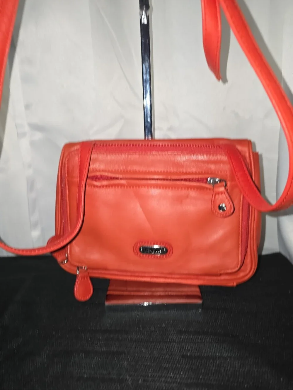 PERLINA MULTIPOCKETS Red Leather Crossbody Bag — Vibrant Red Shoulder Purse